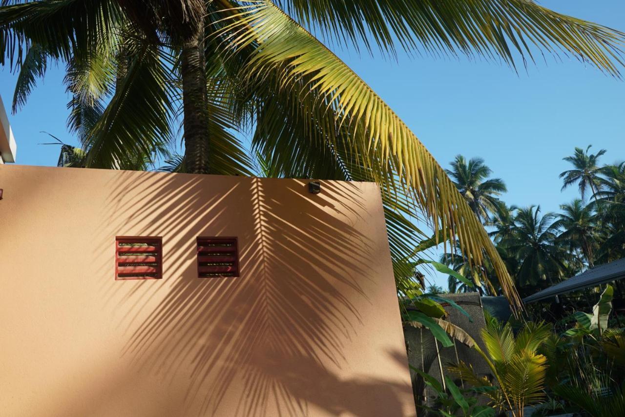 Red Coconut Villa Bentota Exteriör bild